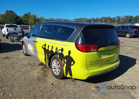 2019 Chrysler Pacifica Touring L z USA, uszkodzony, nr VIN 2C4RC1BG2KR731066